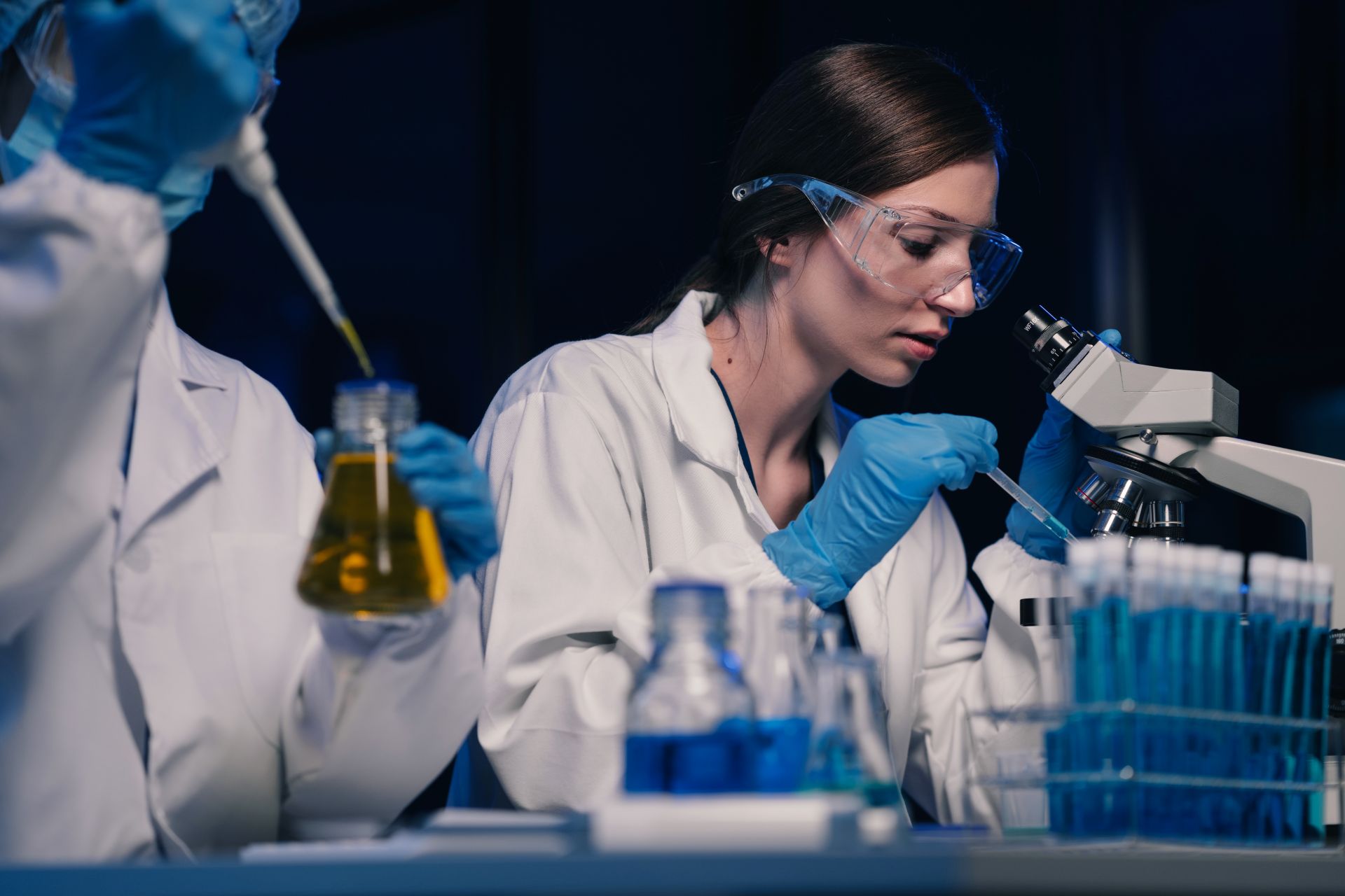 Lab-researchers